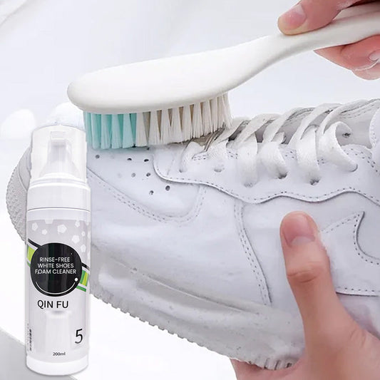 Spoelvrije schuimreiniger voor witte schoenen